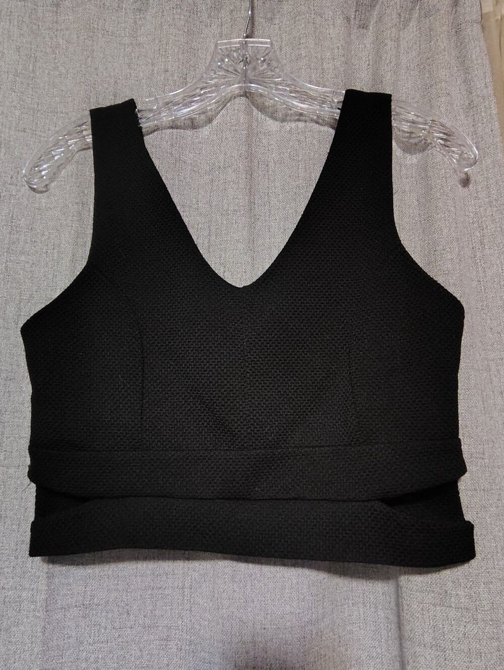 love J Black Textured V-Neck Cropped Tank